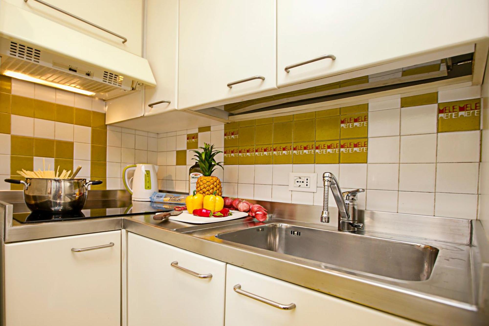 Residenza Rocca Del Lago 2 - Happy Rentals ริวาเดลการ์ดา ภายนอก รูปภาพ